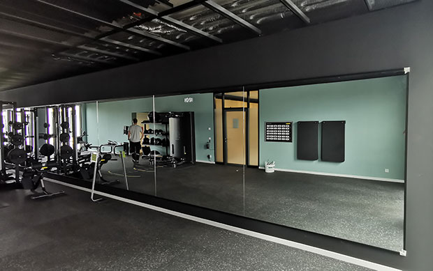 Spiegelwand fitnessstudio